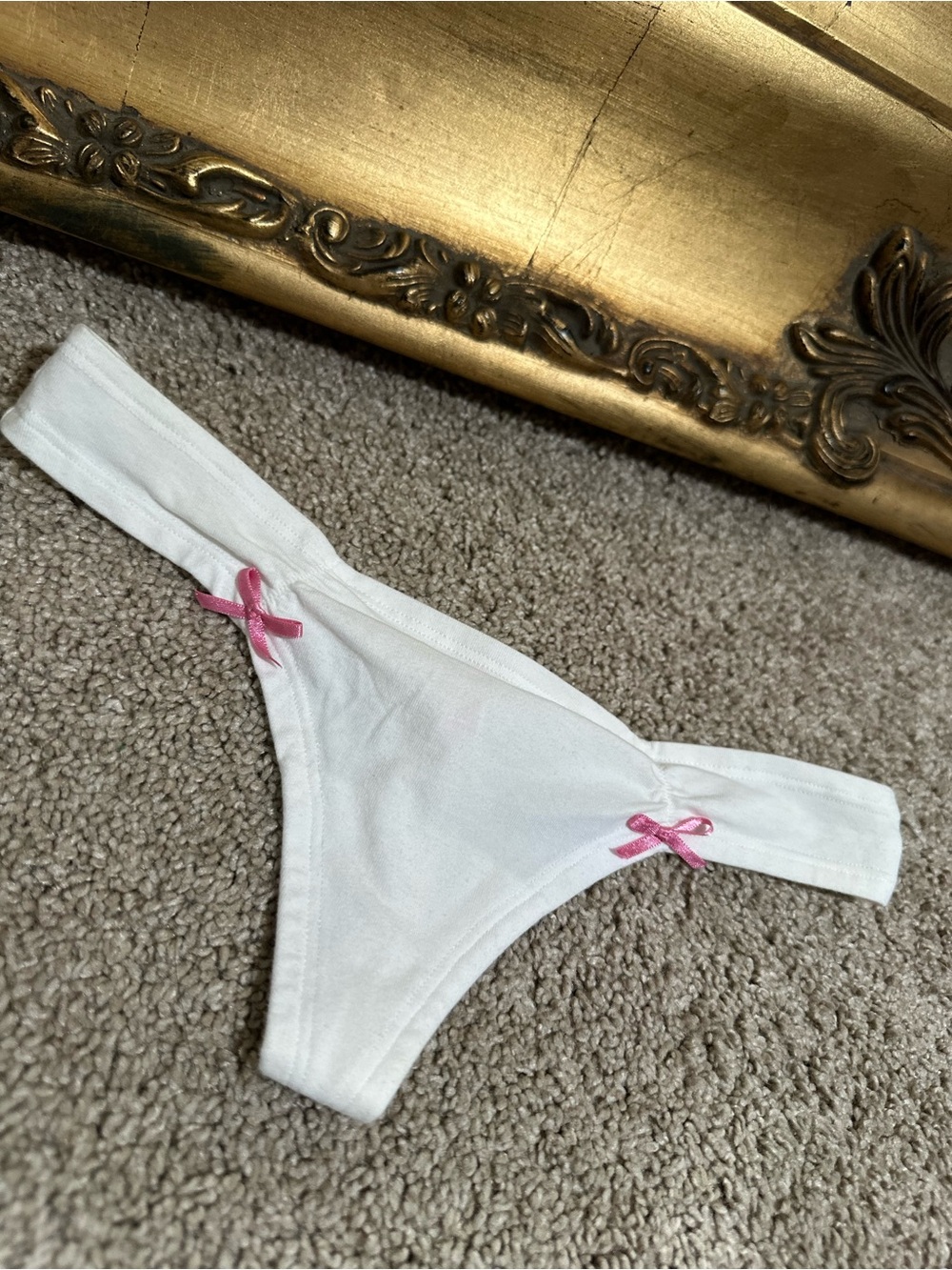 New Pink Victoria's Secret 2010 Cheeksters Low Rise Thong White Pink Bows XS